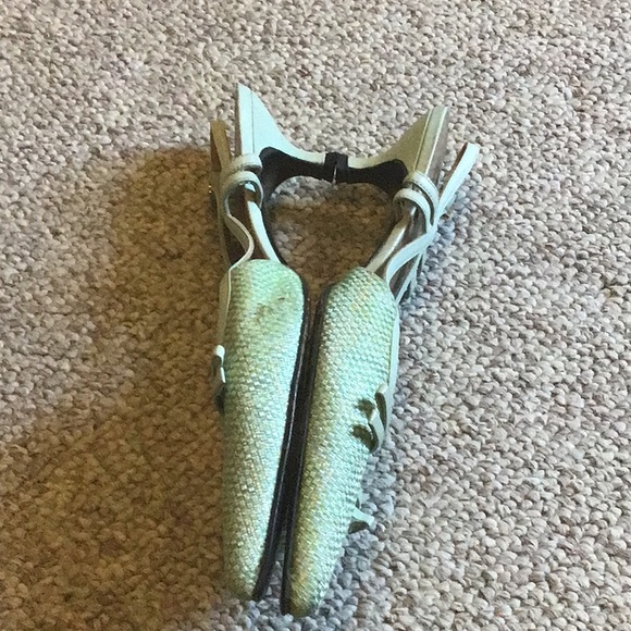 Stuart Weitzman kitten heels SZ 8 M - Picture 4 of 7